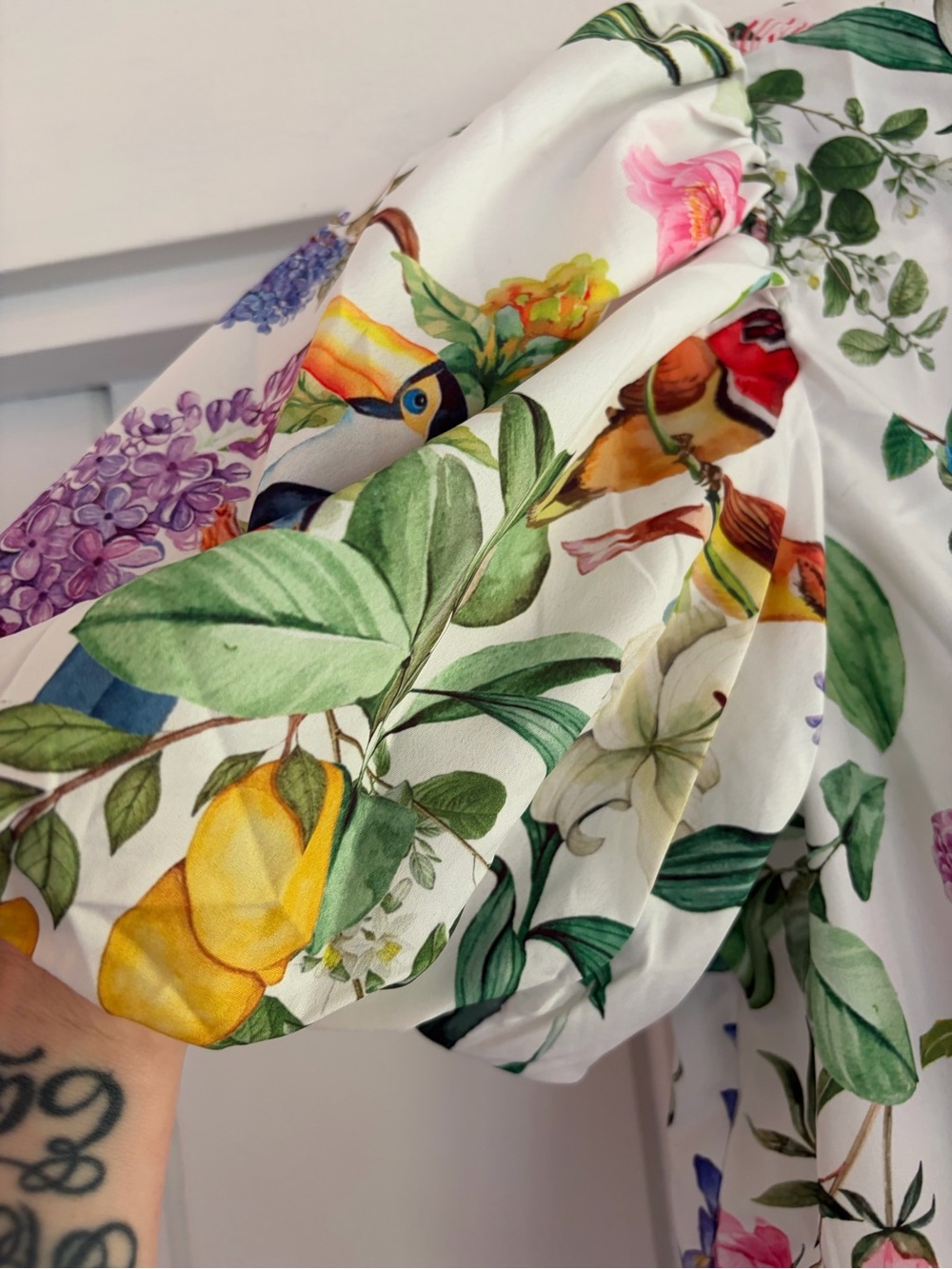 Calypso St Barth Floral/ Bird Print White Maxi Skirt and Puff Sleeve top Set - Picture 8 of 15